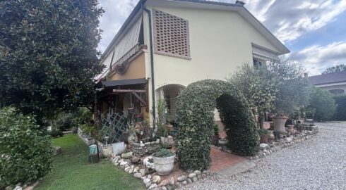 Villa singola Tavazzano con Villavesco fraz. Modignano Villa singola Tavazzano con Villavesco fraz. Modignano